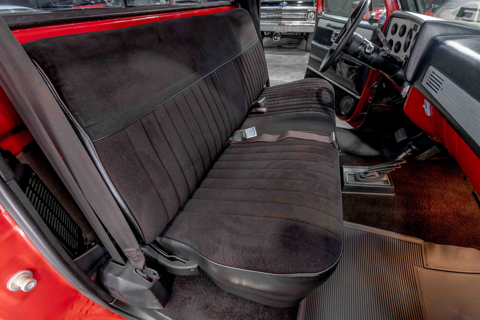 1986-Chevrolet-K10-Apple Red-111834-48.jpg
